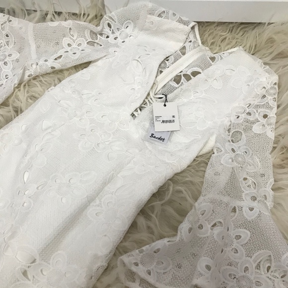 BARDOT Lace Bell Sleeve V Neck Sheath Formal Dress - Picture 6 of 8